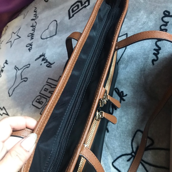 Authentic Michael Kors Black Kelsey Tote Mid size - Picture 8 of 15